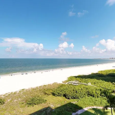 Beachfront At The Apollo Where The Famous Sunsets Never Get Old!